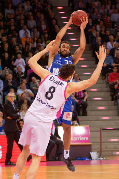 在场外同样 在场外同样